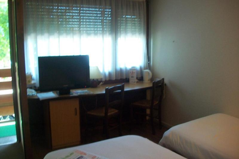 Kyriad Tarbes Bastillac Exterior foto